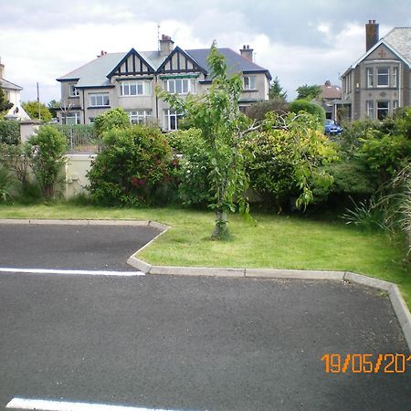 Aaranmore Lodge Guest House Portrush Bagian luar foto