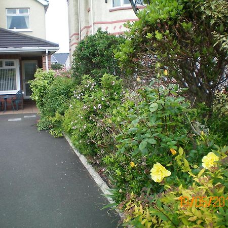 Aaranmore Lodge Guest House Portrush Bagian luar foto