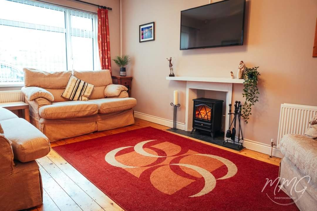 Aaranmore Lodge Guest House Portrush Bagian luar foto