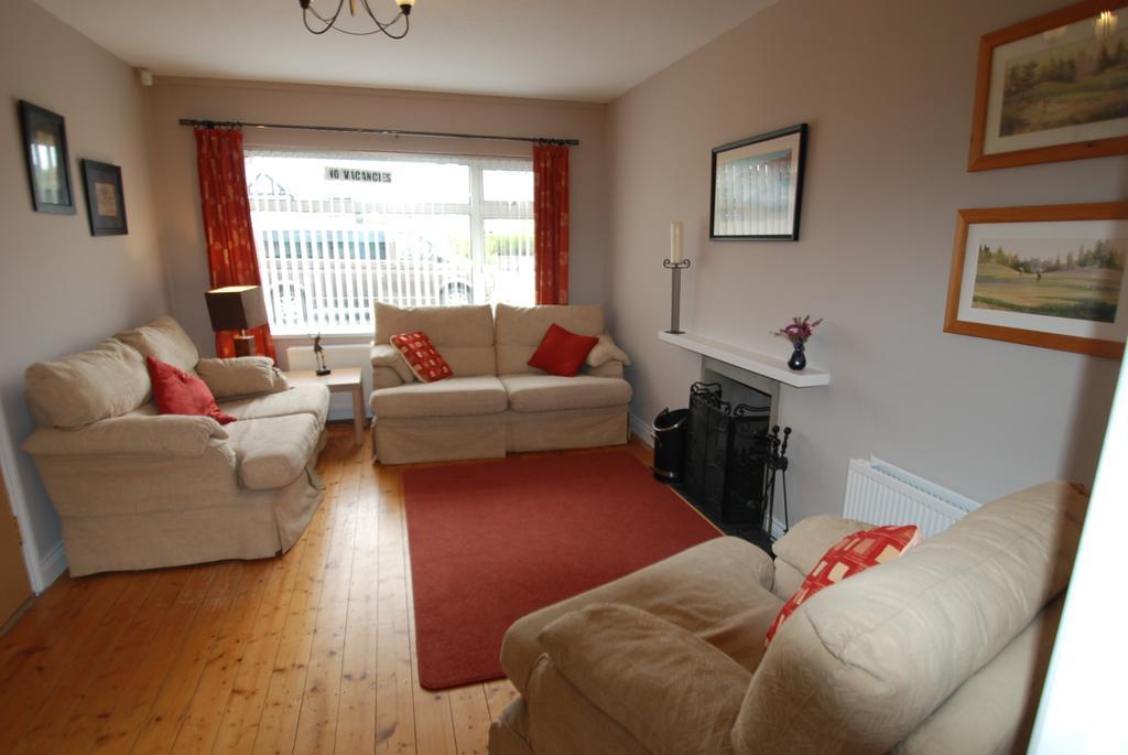 Aaranmore Lodge Guest House Portrush Bagian luar foto