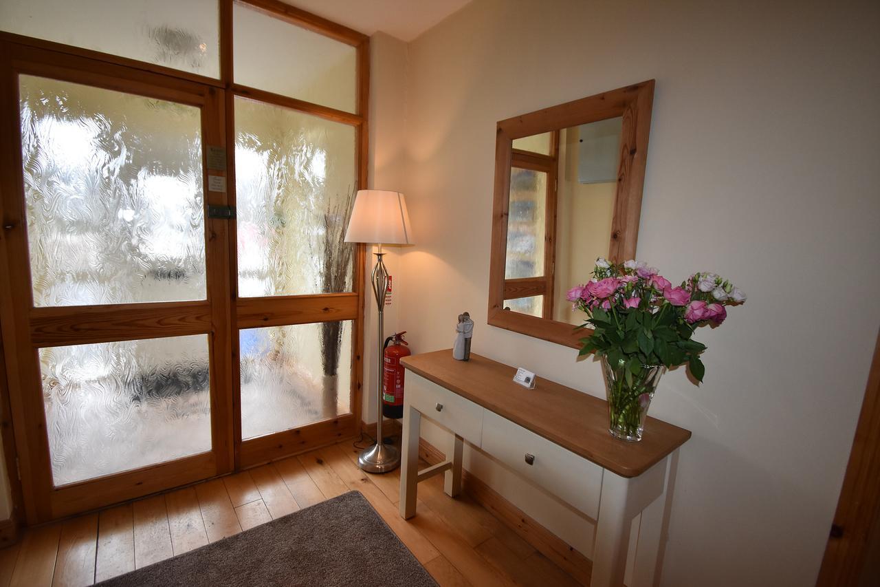 Aaranmore Lodge Guest House Portrush Bagian luar foto
